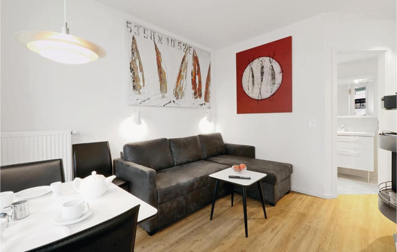Cozy Apartment In Luebeck Travemuende With Kitchen Exterior foto